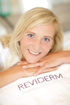 Kosmetikerin Melanie Rak - Enzesfeld Lindabrunn- Bezirk Baden
