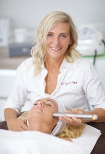 Kosmetikerin Melanie Rak - Kosmetikstudio Beautyprofi Kosmetikerin Melanie Rak - Kosmetikstudio Beautyprofi